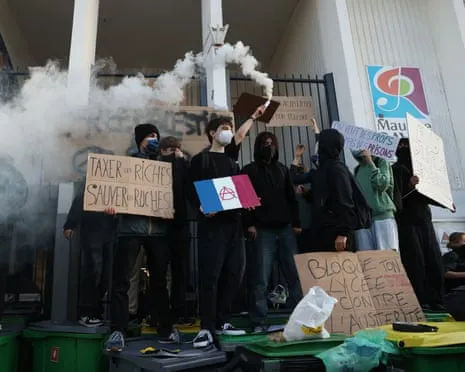 Recently Appointed France's Prime Minister Under Mounting Pressure as Countrywide Strikes Paralyze Schools and Transportation