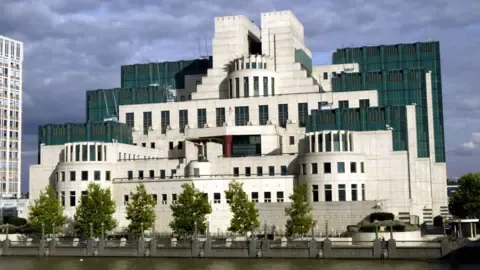 MI6 Launches Dark Web Portal to Lure Spies in the Russian Federation