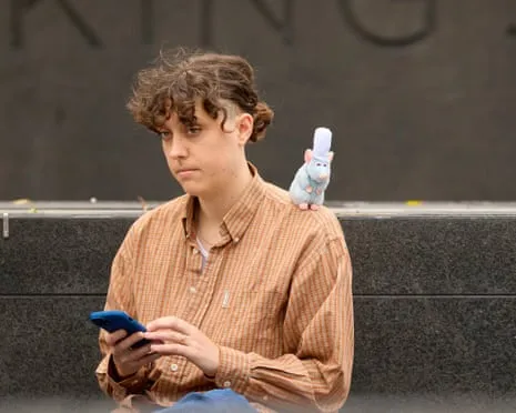 ‘People give me a wide berth’: This weird week of wearing shoulder pals